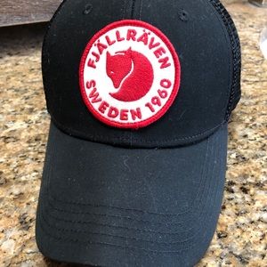 Fjallraven logo hat